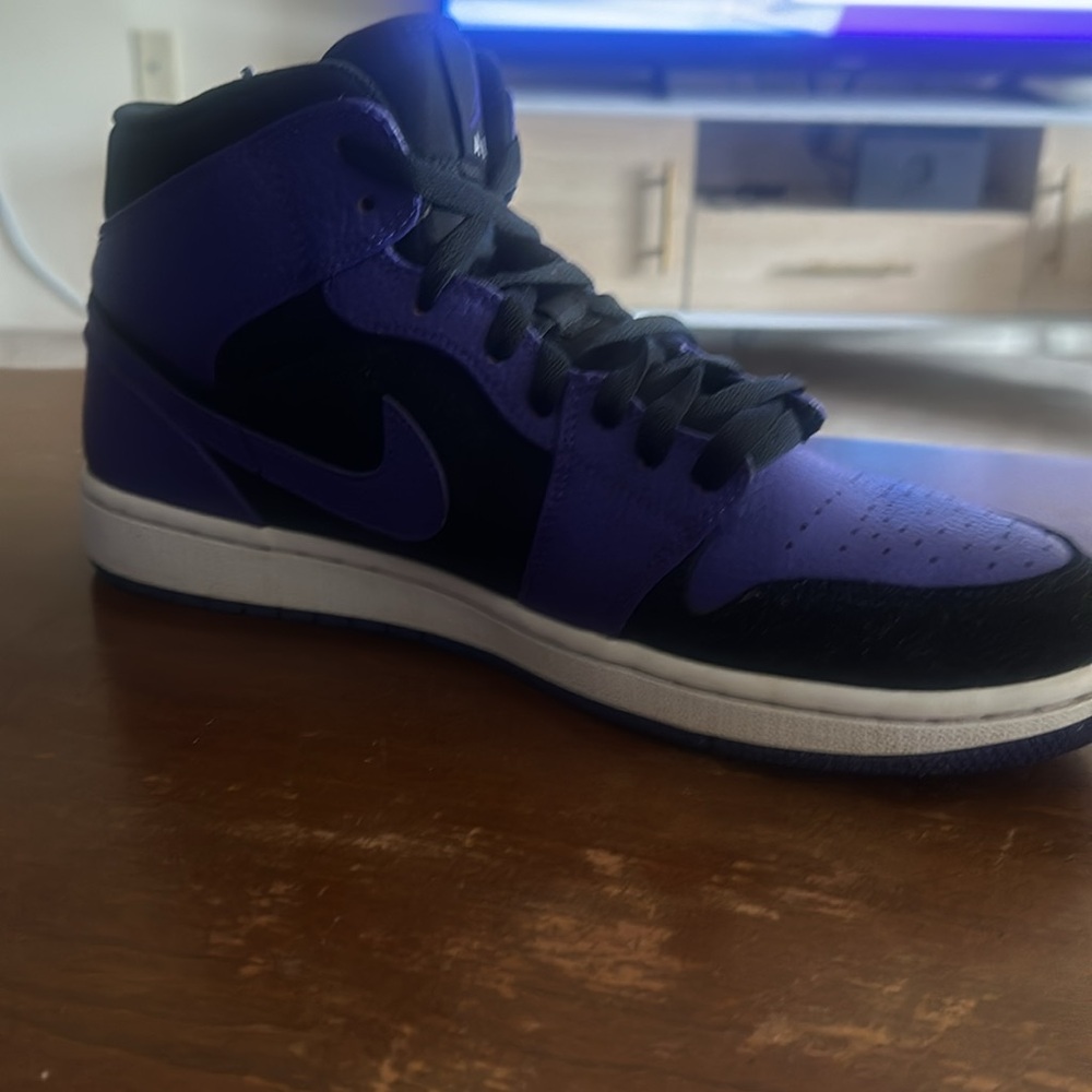 Nike Mid 1s - Picture 11 of 15
